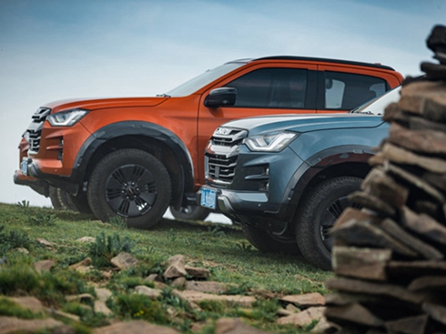 D-MAX V-CROSS�o���������D�����ů�Ŀ͗�