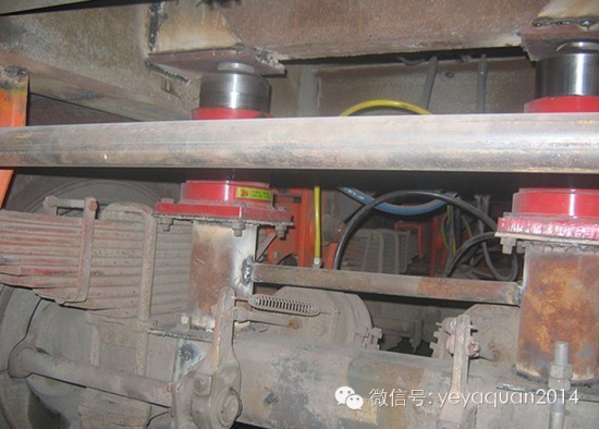 ���bؓ(f��)�d�D(zhu��n)�ƹ���&nbsp;Һ���b��͵���^·�M