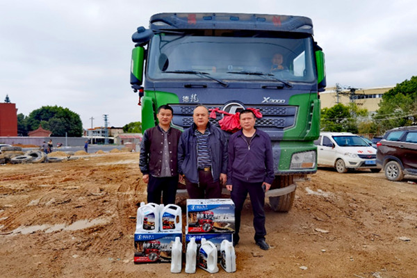 ����ؿ��N�ķ���(w��) �҂�һֱ��·��