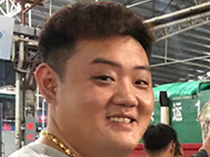 ���Ϗ�(qi��ng)���ഺ���ڸ���·�ϣ��r����\(y��n)���o��������˹