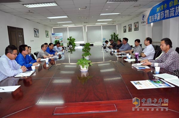 �㽭���dƽ�������f(xi��)��(hu��)�I(l��ng)��(d��o)���c��Մ��(hu��)