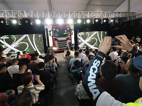 ȫ��һ����܇�����Ϻ��� ˹���၆̹¶���Ї��ġ���