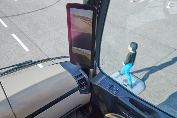 03. ͨ�^܇�v�D��Ƕ�������ʽ܇�ȅ^(q��)���o�o��ϵ�y(t��ng)�܉��Д��ƄӲ����ı�Ҫ�����M�����Ϳ��ܰl(f��)����ײ���L�U.jpg