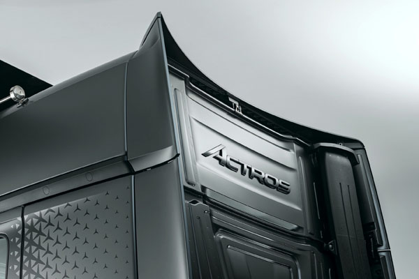 09. Actros Edition 2�r�����ص��L��ͼ���(ji��)׌��һҊ�y��.jpg