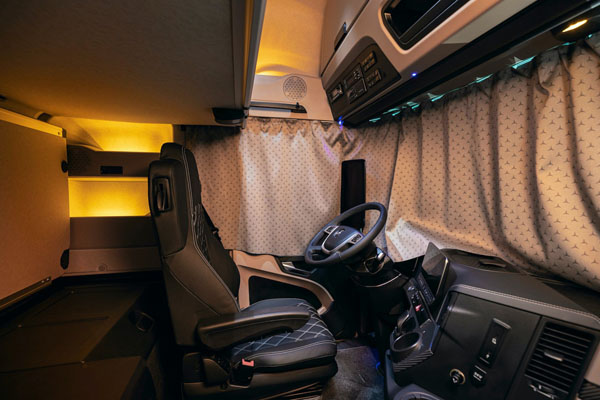 10. Actros Edition 2�Ķ��������׼����{�T�������m���Ƅ�֮��.jpg