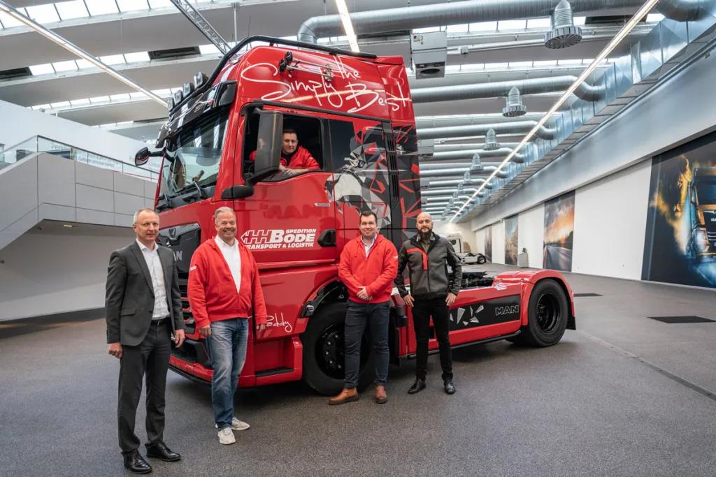 00��Ӱ��I(y��)�{�T��MAN������ӭ�¶Y