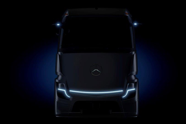 �D1. ÷ِ��˹-���YeActros LongHaul��늄�(d��ng)�L;��܇������9��IAA���H����܇չ.jpg