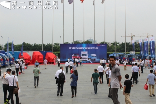 12���������V������ןᣬ���������p����(gu��)����Ʒչʾ�F(xi��n)��(ch��ng)���^���e���Ժܶ�