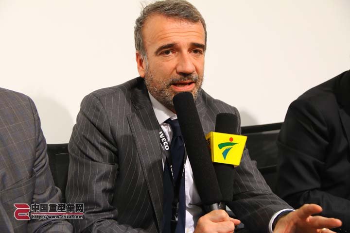598-1412010SKG27.jpg