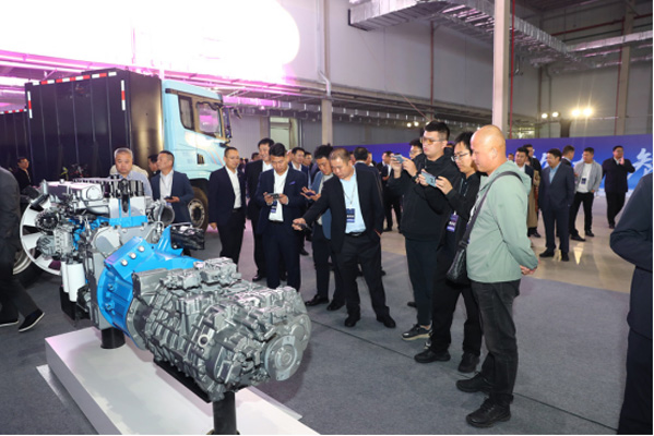 10.���ߺ����������܇֮�ѣ��H������Դ�I(l��ng)�� ��������ؿ�&ldquo;�ǅR&rdquo;Ʒ���_(k��i)���¼o(j��)Ԫ(1)1327.jpg