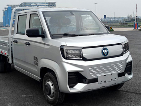 ����΢�����������ǈ�(ch��ng)�����΢���Ј�(ch��ng)������Ӳ��С������