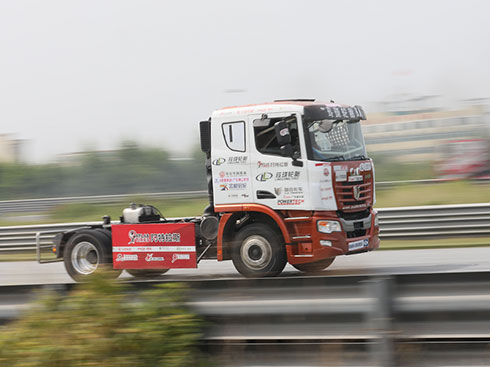 �t�������c����ِ���ᭇ݆̥܇�(du��)Martin Kolomy����ۺ�