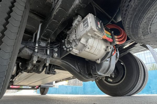 ����܇֮�ѡ���(qi��ng)���� �߳��d �W����{(l��n)EL-plusɽ�^(q��)��v��ɽҰ806.jpg