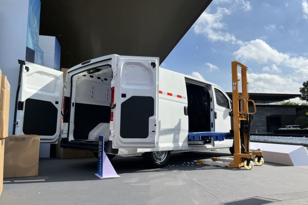 10.9��܇֮��-����8�� ������  ��Խ�ǹ⼃�VAN�°��1493.jpg