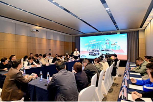 ����ͨV8E~V10�p܇(ch��)Ʒ�b ��(f��)�d̖(h��o)�c��(m��ng)�����γɞ��µĳ���226.jpg