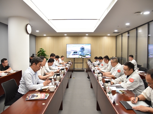 ͬһ�죬��λ���L(zh��ng)���L�V����Ұ��ʲô��