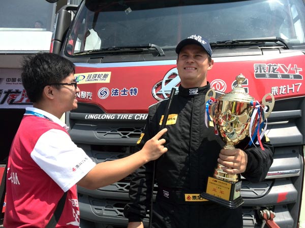 �ݿ�܇��Adam Lacko���Ї���܇���_ِ�Ϻ�վ�{����H7�@�üѿ�.jpg